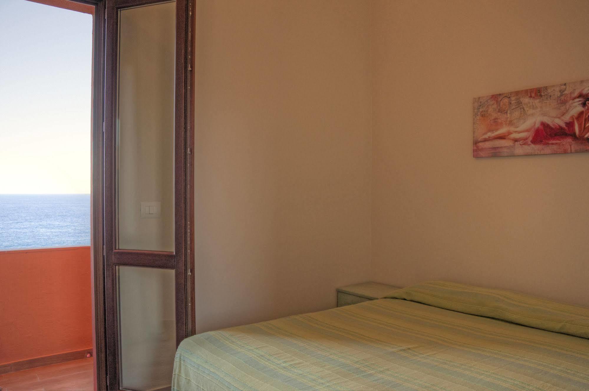 Hotel Bue Marino Pantelleria Exterior photo
