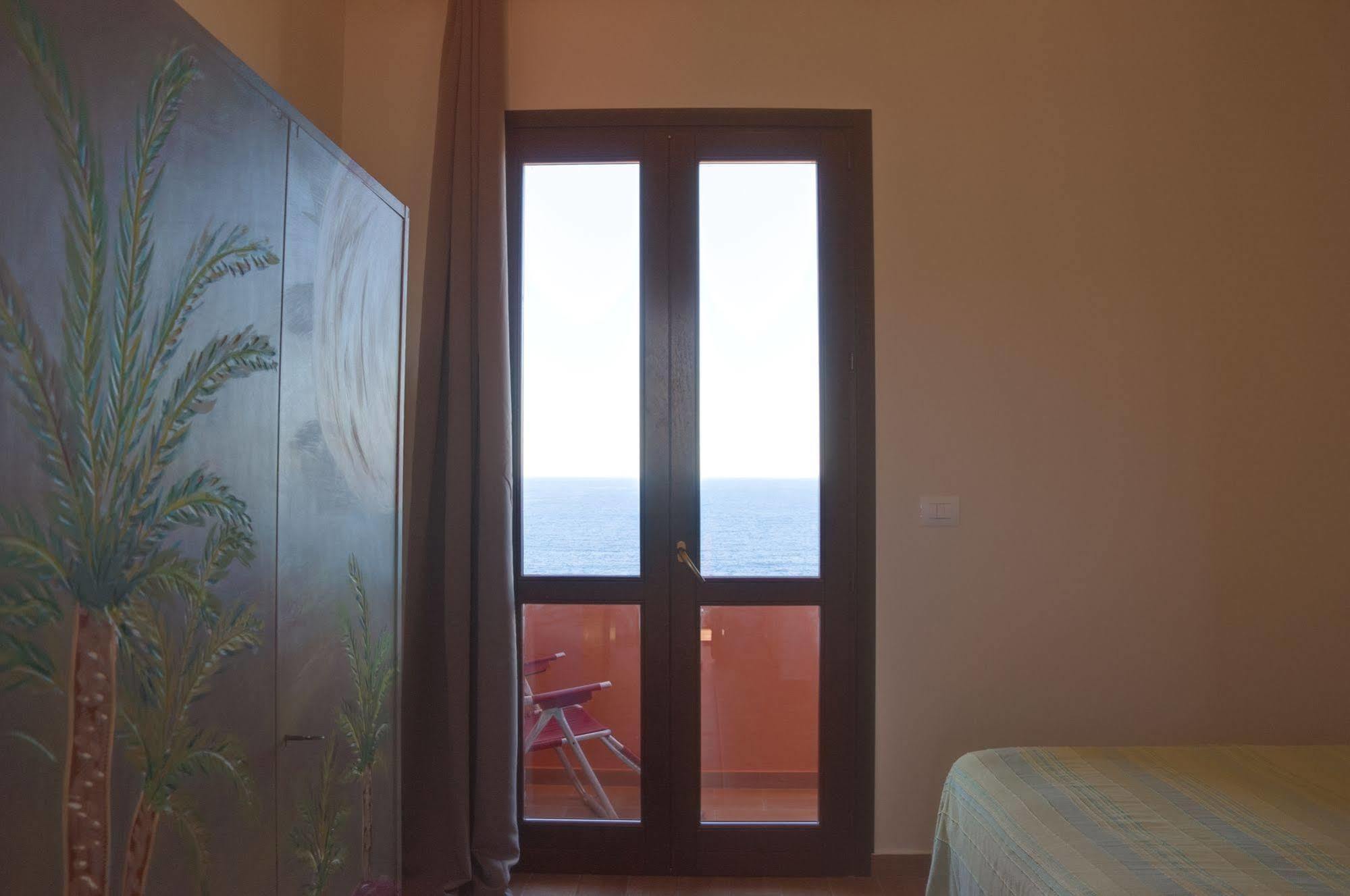 Hotel Bue Marino Pantelleria Exterior photo